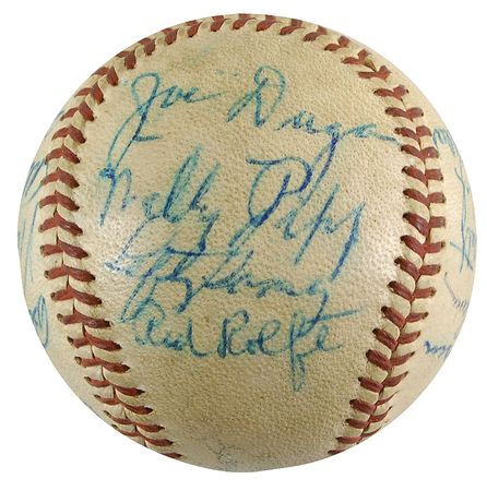 Lot #1306 NY Yankees Old-Timers: Featuring four Hall of Famers and the very scarce Pipp - Image 1