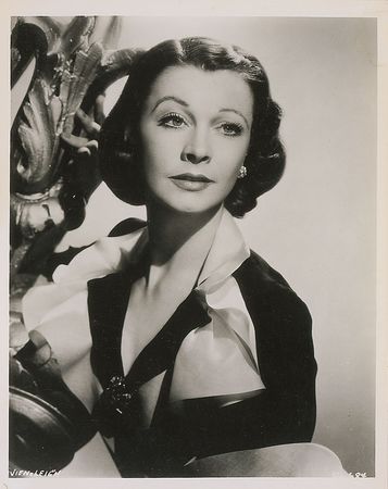 Lot #981 Vivien Leigh Handwritten Letter Signed - Image 3