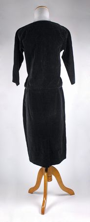 Lot #36 Jacqueline Kennedy’s Black Velvet Outfit - Image 2