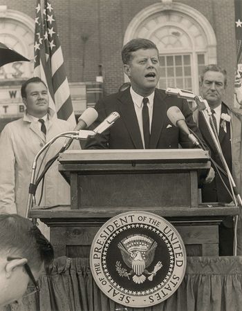 Lot #138 John F. Kennedy Collection of Five Photographs in Fort Worth - Image 4