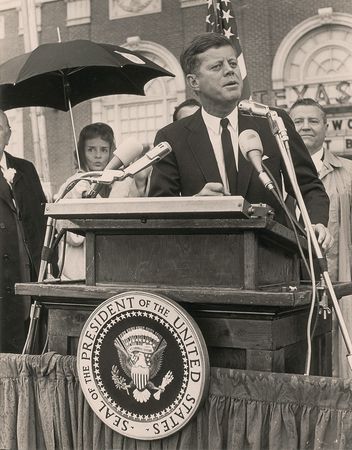 Lot #138 John F. Kennedy Collection of Five Photographs in Fort Worth - Image 5