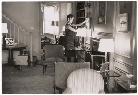 Lot #112 Jacqueline Kennedy Photograph Hanging One of John’s Paintings - Image 1