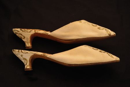 Lot #35 Jacqueline  Kennedy’s Gold Brocade Shoes Worn during Her 1961 Trip to Paris - Image 3
