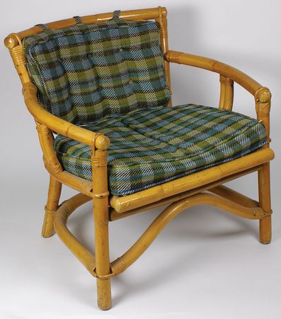 Lot #74 John F. Kennedy’s Honey Fitz Chairs and Lamp: Remarkable personal effects from Camelot at sea: extraordinary lamp and chairs from on board the Honey Fitz, home to some of the first family’s happiest moments - Image 4