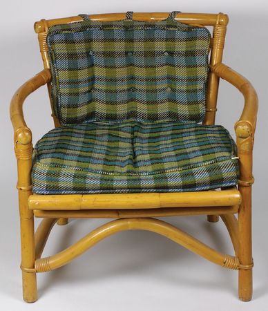 Lot #74 John F. Kennedy’s Honey Fitz Chairs and Lamp: Remarkable personal effects from Camelot at sea: extraordinary lamp and chairs from on board the Honey Fitz, home to some of the first family’s happiest moments - Image 5