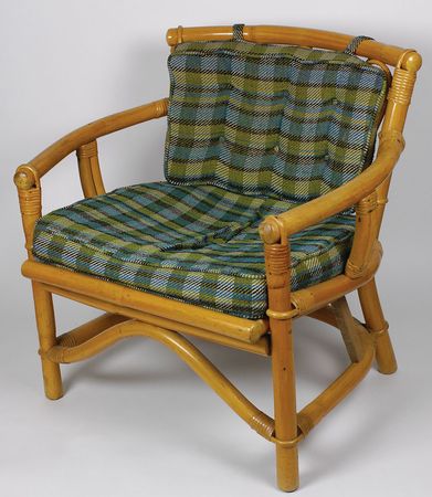 Lot #74 John F. Kennedy’s Honey Fitz Chairs and Lamp: Remarkable personal effects from Camelot at sea: extraordinary lamp and chairs from on board the Honey Fitz, home to some of the first family’s happiest moments - Image 7