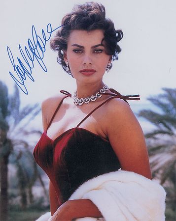 Lot #1404 Sophia Loren Signed Photographs - Image 2