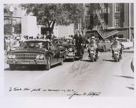 Lot #144 Clint Hill and James Altgens Signed Photograph and Handwritten Letter Signed - Image 2