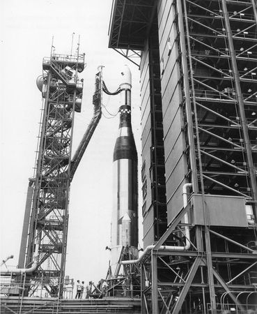 Lot #316 Launch Complex 13 Floodlight Fixture - Image 3