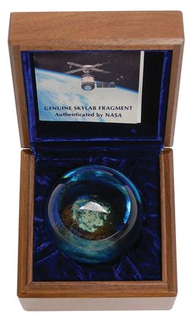 Lot #755 Skylab - Image 1