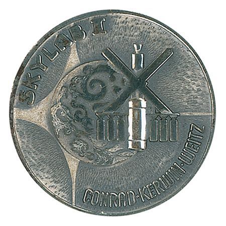 Lot #750 Skylab 1 - Image 1
