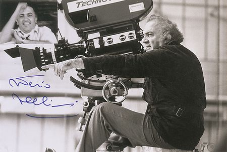 Lot #1222 Federico Fellini and Giulietta Masina Signed Photographs - Image 2