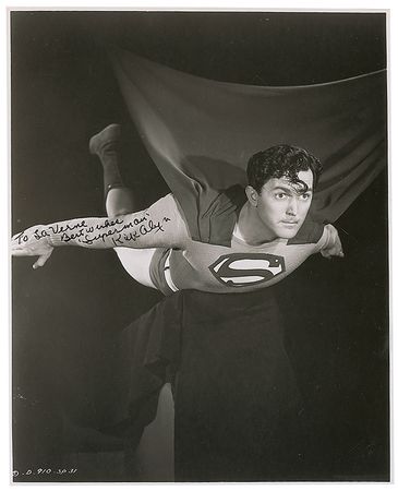 Lot #1333 Superman: Kirk Alyn Signed Photographs - Image 1