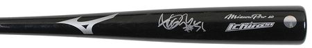 Lot #1677 Ichiro Suzuki: Ichiro’s 2011 game-used Mizuno bat - Image 1
