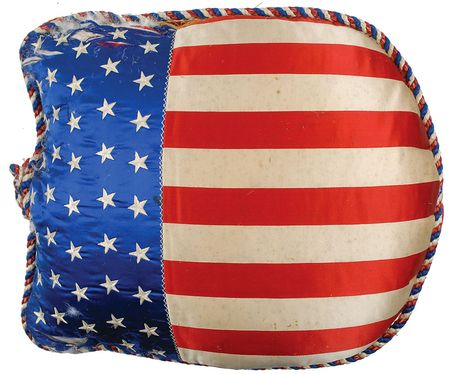 Lot #491 Spanish-American War: Patriotic handmade pillow celebrating over 70 participants in the Spanish-American War, including McKinley, Roosevelt, and Dewey - Image 2