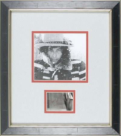 Lot #928 Bob Dylan Signature - Image 1