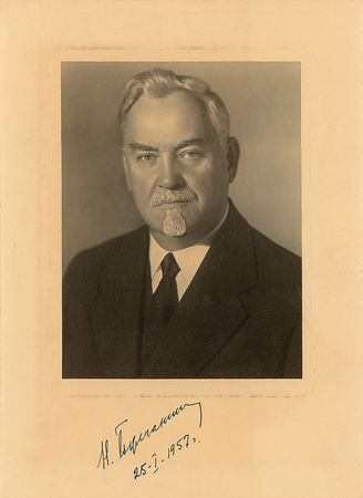 Lot #261 Nikita Khrushchev and Nikolai Bulganin: Rare Khrushchev portrait, signed as Soviet-US relations began to heat up - Image 2