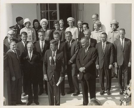 Lot #95 John F. Kennedy and Mercury Astronauts: Rare airborne autograph of President Kennedy aboard Air Force One, also signed by the first three Americans launched into space - Image 2