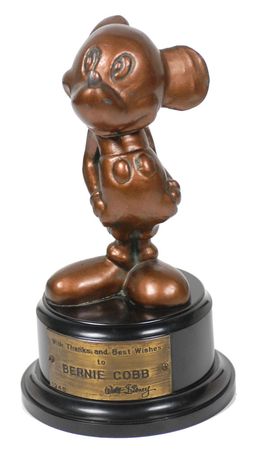 Lot #355 Walt Disney - Image 1
