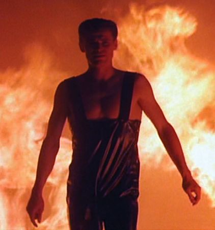 Lot #672  Streets of Fire: Willem Dafoe - Image 4