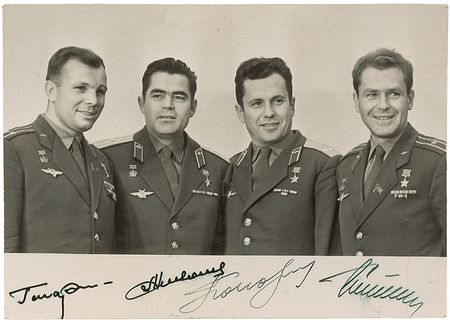 Lot #519 Cosmonauts Signed Photograph - Image 1
