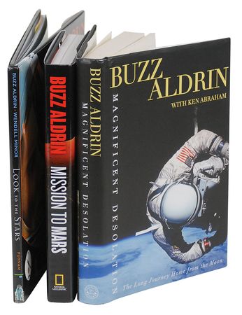 Lot #441 Buzz Aldrin Signed Photograph - Image 1