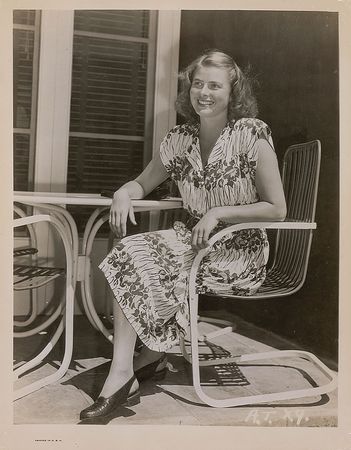 Lot #863 Ingrid Bergman Signature - Image 2