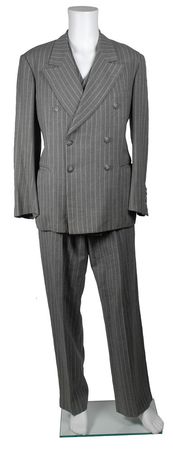 Lot #847 Chinatown: Jack Nicholson: Nicholson?s screen-worn suit from the chilling nose-cutting scene of the film noir classic Chinatown - Image 1