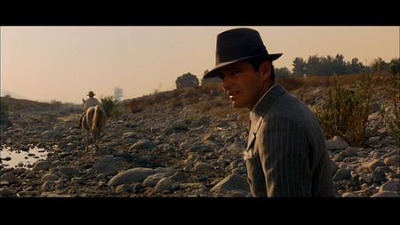 Lot #847 Chinatown: Jack Nicholson: Nicholson?s screen-worn suit from the chilling nose-cutting scene of the film noir classic Chinatown - Image 2