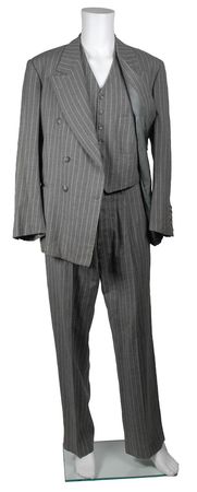 Lot #847 Chinatown: Jack Nicholson: Nicholson?s screen-worn suit from the chilling nose-cutting scene of the film noir classic Chinatown - Image 4