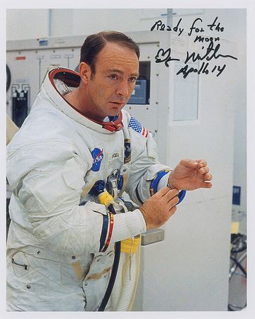 Lot #471 Edgar Mitchell Signed Photographs - Image 3