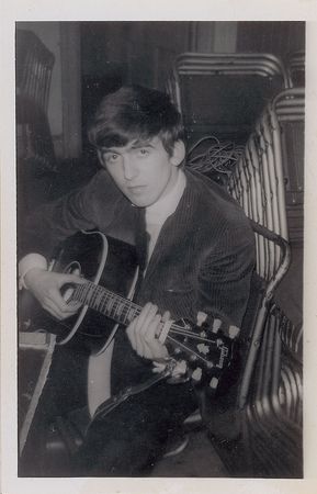 Lot #642 Beatles: Rare candid backstage photos from an April 1963 gig - Image 3