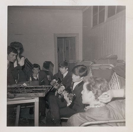 Lot #642 Beatles: Rare candid backstage photos from an April 1963 gig - Image 10