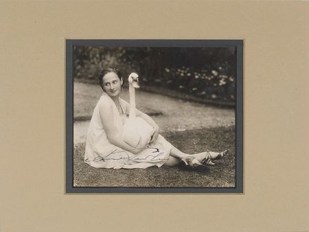 Lot #827 Anna Pavlova Signed Photograph - Image 2
