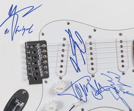 Lot #710 Motley Crue - Image 2