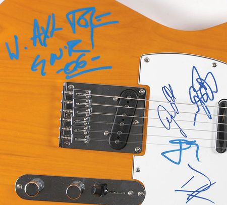 Lot #706 Guns N’ Roses - Image 2