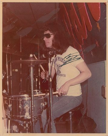 Lot #905 The Ramones - Image 2