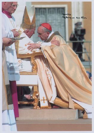 Lot #302 Pope Francis: The first Pope from the Americas - Image 1