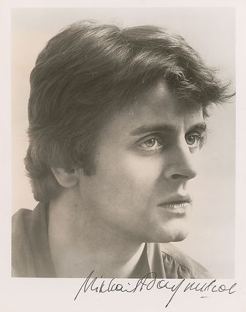 Lot #988 Mikhail Baryshnikov Signed Photographs - Image 2