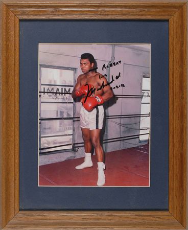 Lot #1066 Muhammad Ali Signed Photograph - Image 2