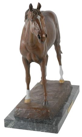 Lot #1058 Secretariat: Limited edition solid Jim Reno bronze of Secretariat, once owned by Penny Tweedy - Image 2