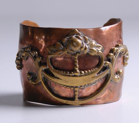 Lot #788 Jimi Hendrix: Stylish copper bracelet owned and worn by Hendrix - Image 1