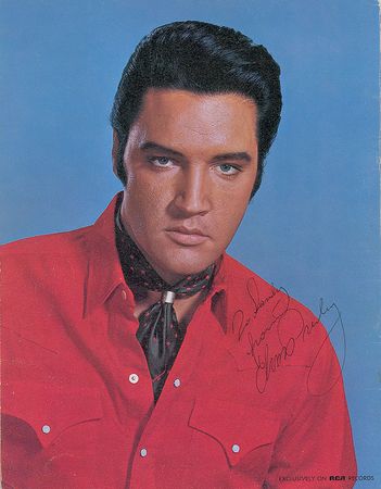 Lot #916 Elvis Presley: 1970 photo album signed an incredible three times by Elvis while sitting in his car - Image 3