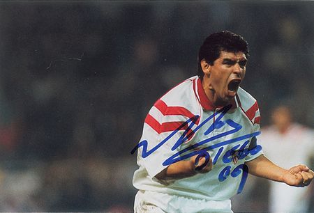 Lot #1307 Pele and Diego Maradona Signed Photographs - Image 1