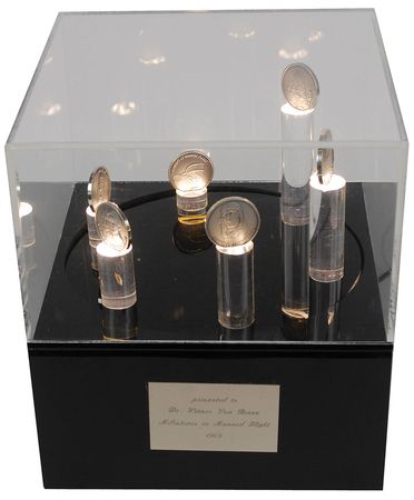 Lot #51 Wernher von Braun - Image 1