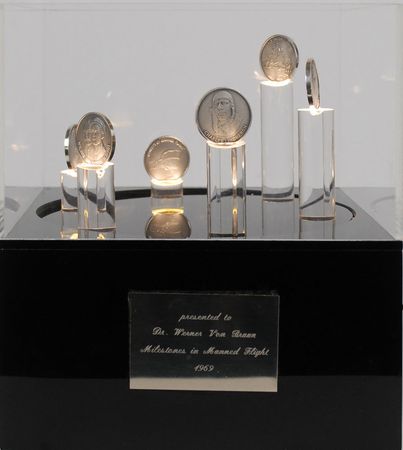 Lot #51 Wernher von Braun - Image 2