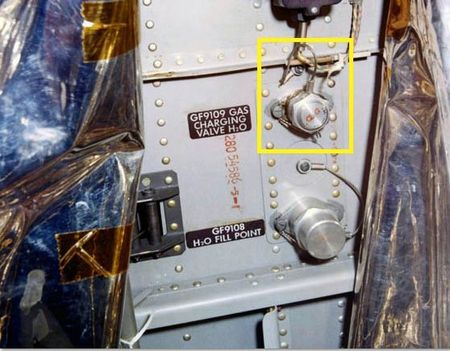 Lot #198 Lunar Module Coolant Fitting - Image 3