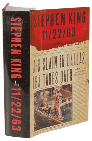Lot #536 Stephen King Book - Image 2