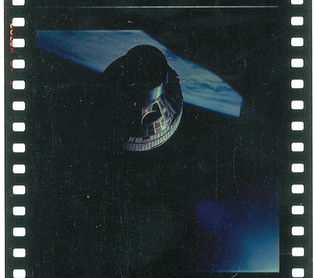 Lot #387 Gemini 7: Exceptional first-generation roll of color positives from the Hasselblad aboard Gemini 7, including the historic first space rendevous - Image 2