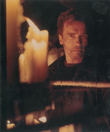 Lot #417 End of Days: Arnold Schwarzenegger - Image 4